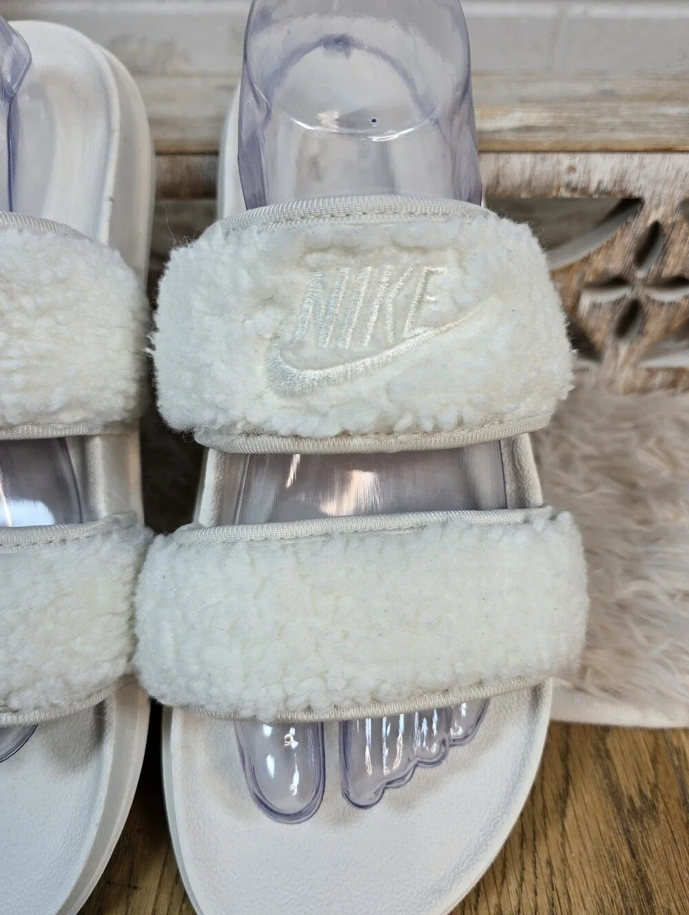 Nike White Fuzzy Sherpa Slide Sandals Womens 11
